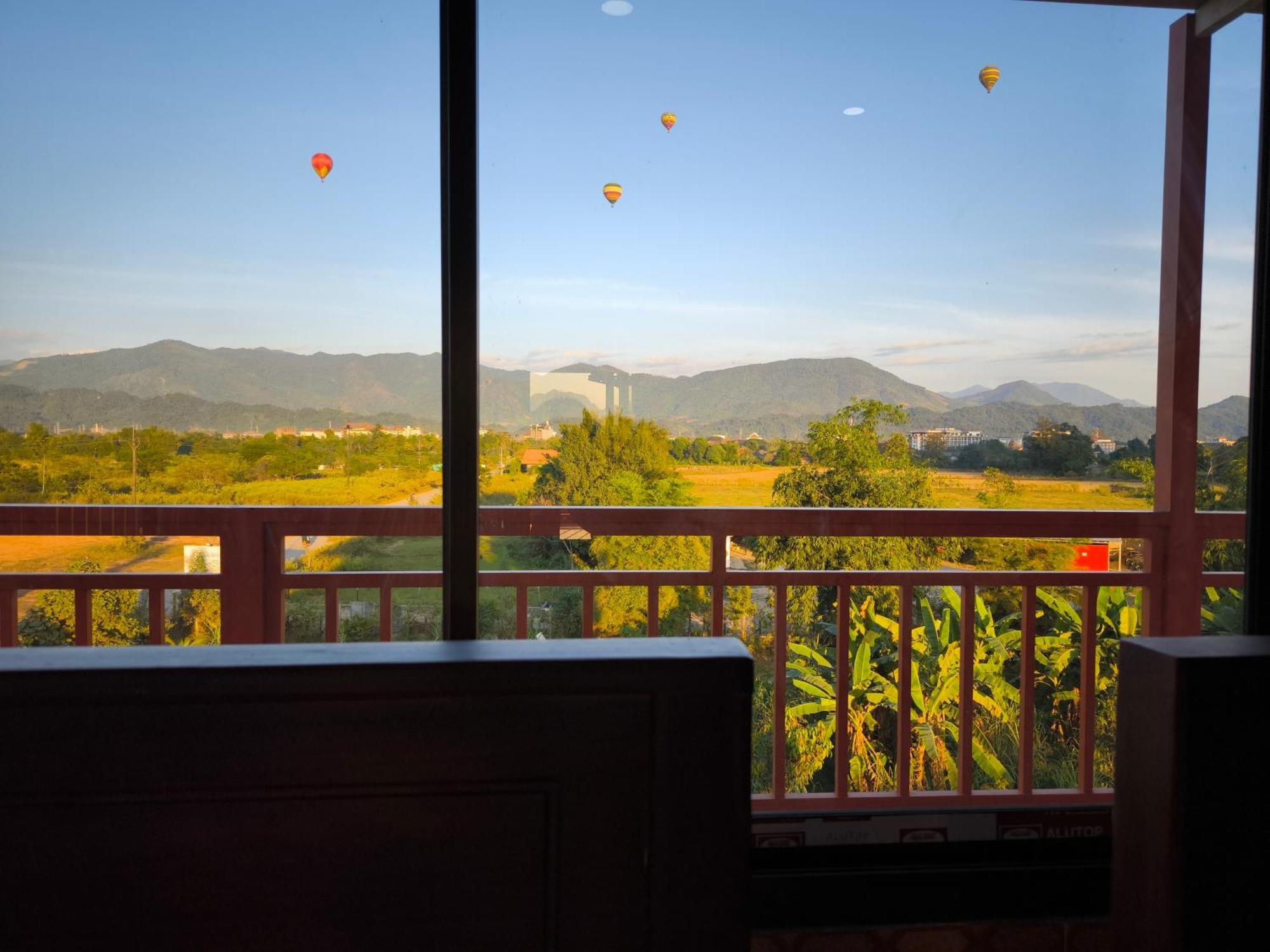 Dd Guesthouse Vang Vieng Exterior foto